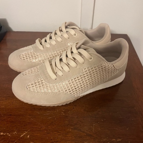 Nicole Miller Shoes - Nicole Miller Neutral Beige Woven Mesh Sneakers size 7.5 NWOT